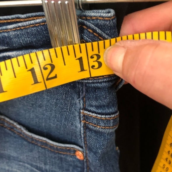 Celebrity Pink size 5 dark blue Jean shorts cut off with stretch - Picture 6 of 8